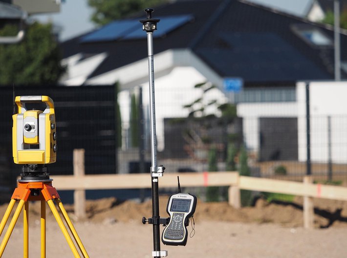 Srbové mapují pole i byty