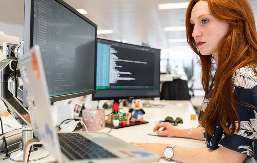 ICT specialisté loni v průměru vydělávali 94 tisíc měsíčně