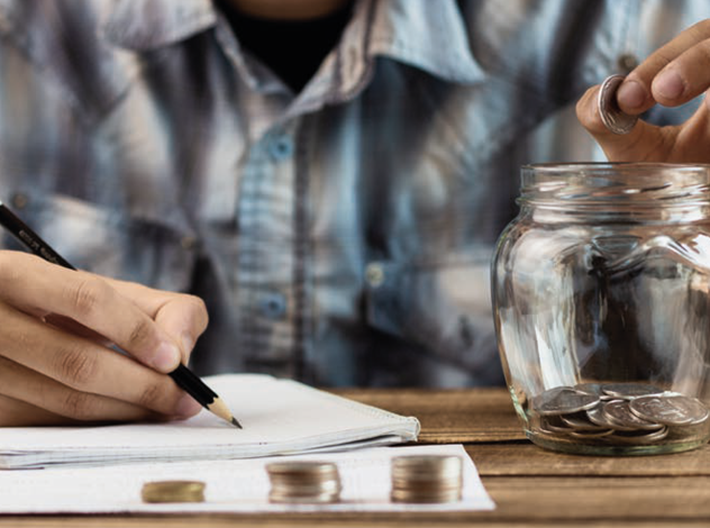 Pračka, telefon a televizor již nevypovídají o materiální deprivaci